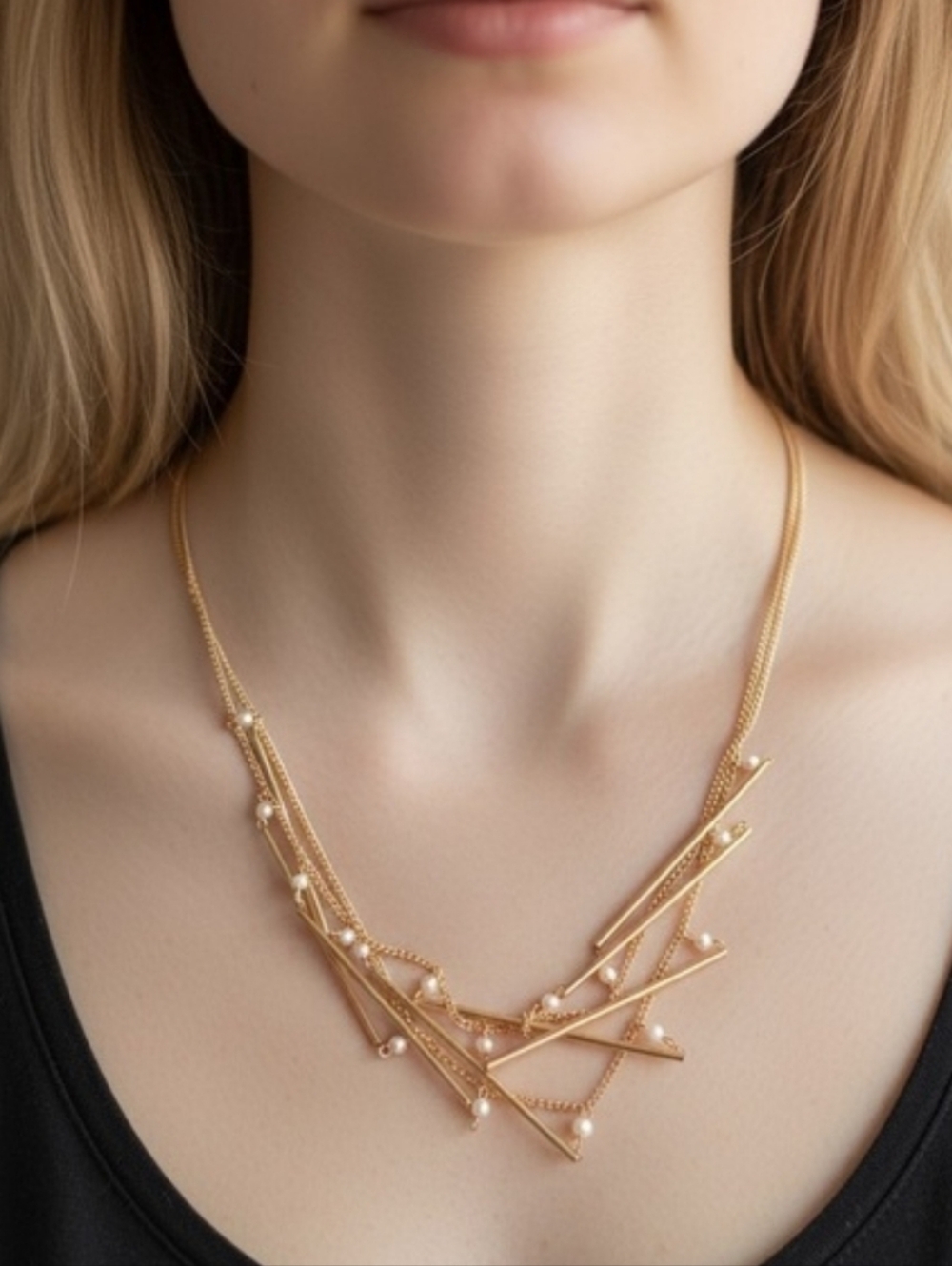 Elegant Gold Layered Necklace with Pearl Accents
